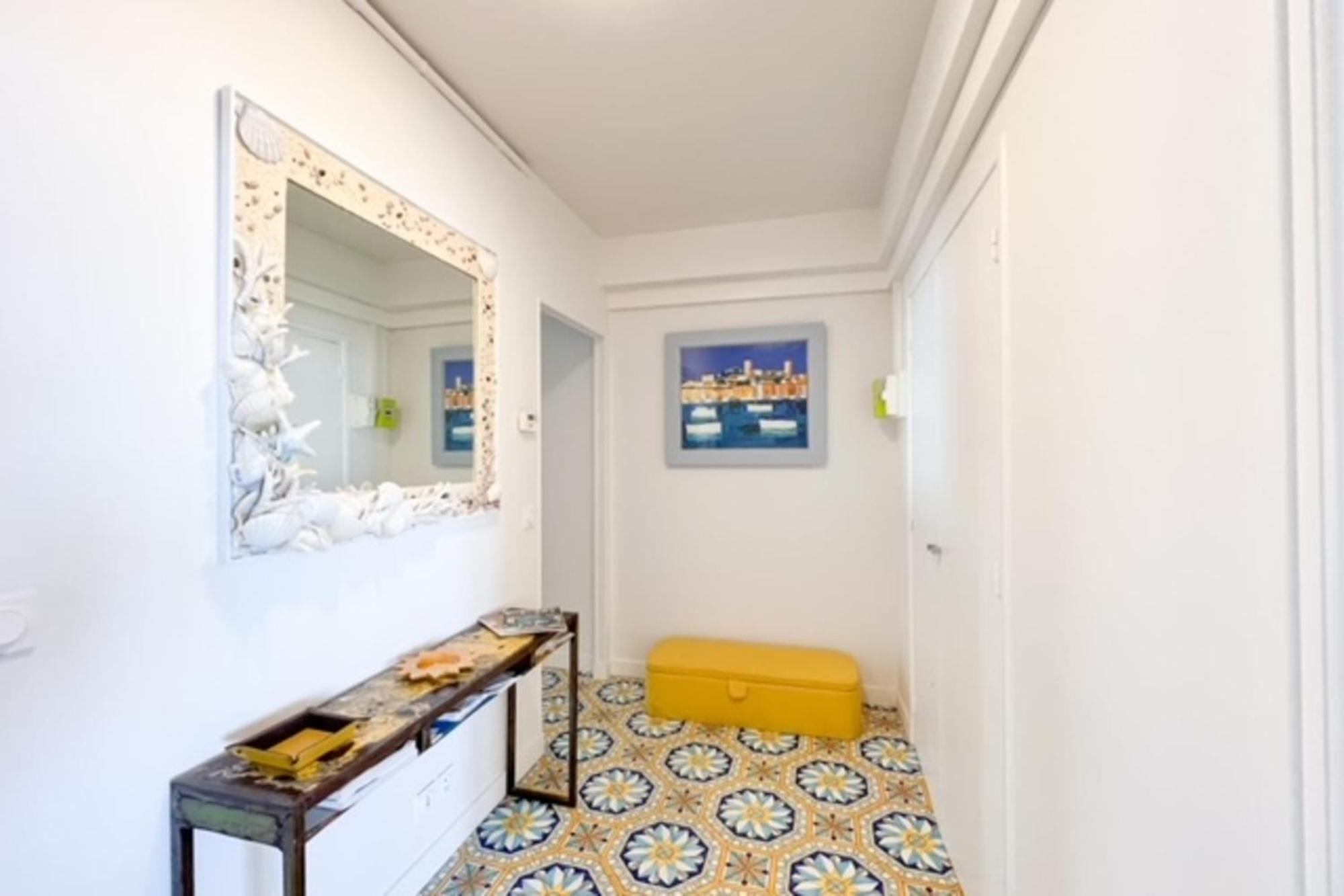 Baie The Superb 2 Bedroom With Sea View Terrace Apartment Cannes