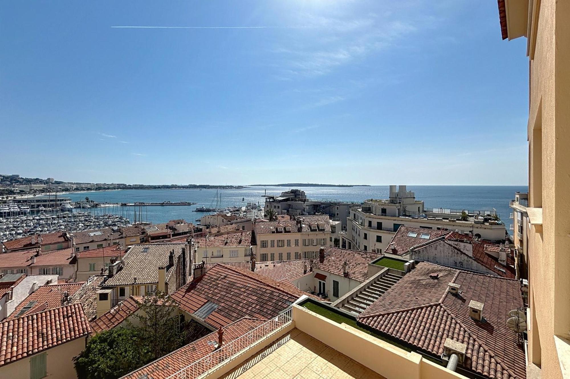 Apartment Baie The Superb 2 Bedroom With Sea View Terrace
