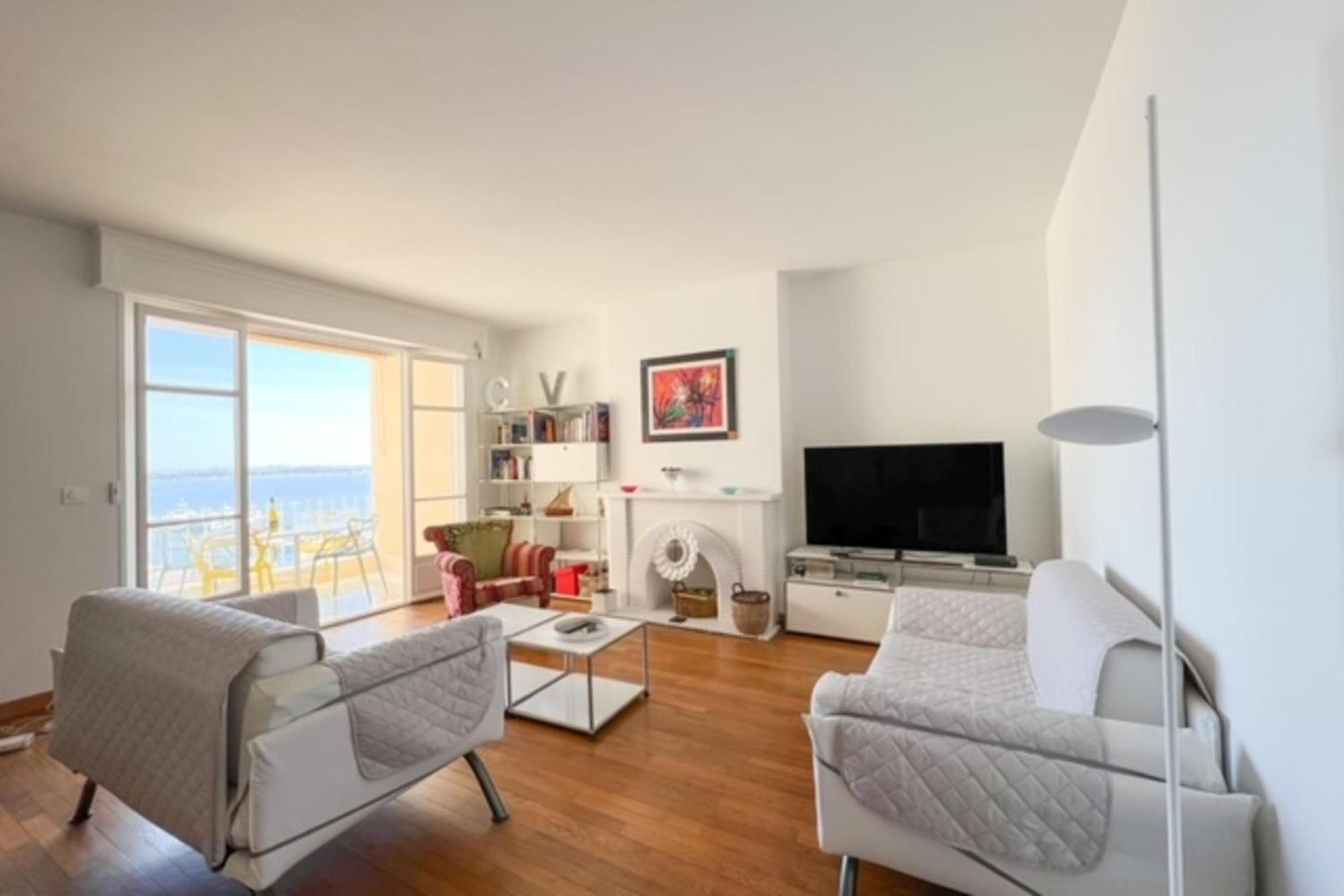 Apartment Baie The Superb 2 Bedroom With Sea View Terrace Cannes